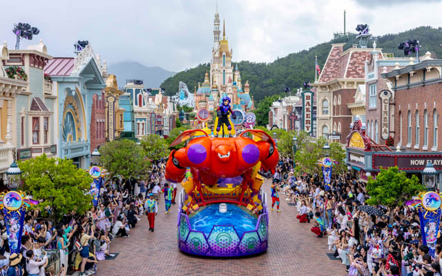 Explore China With Hong Kong