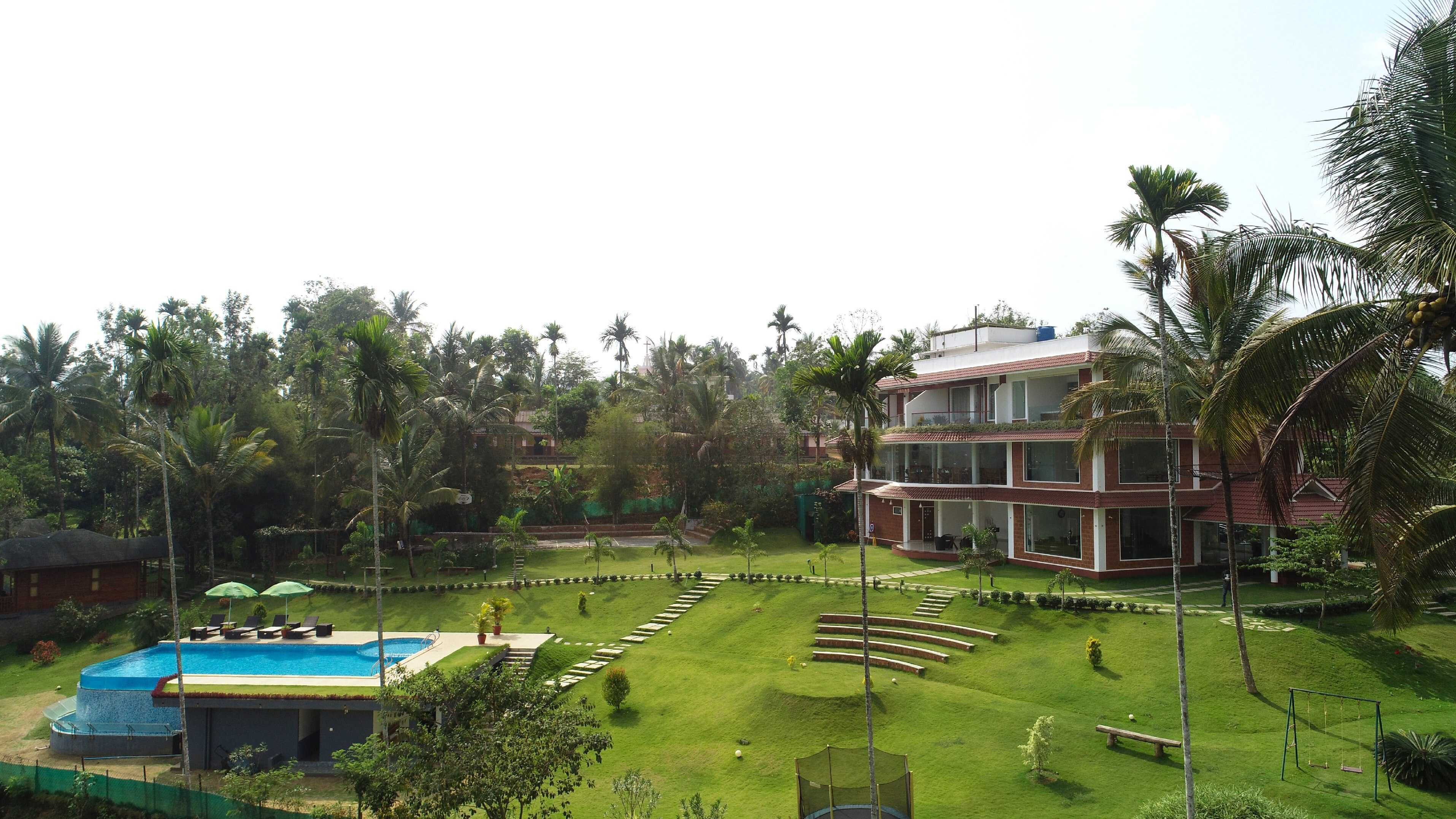 LakeRose Resort