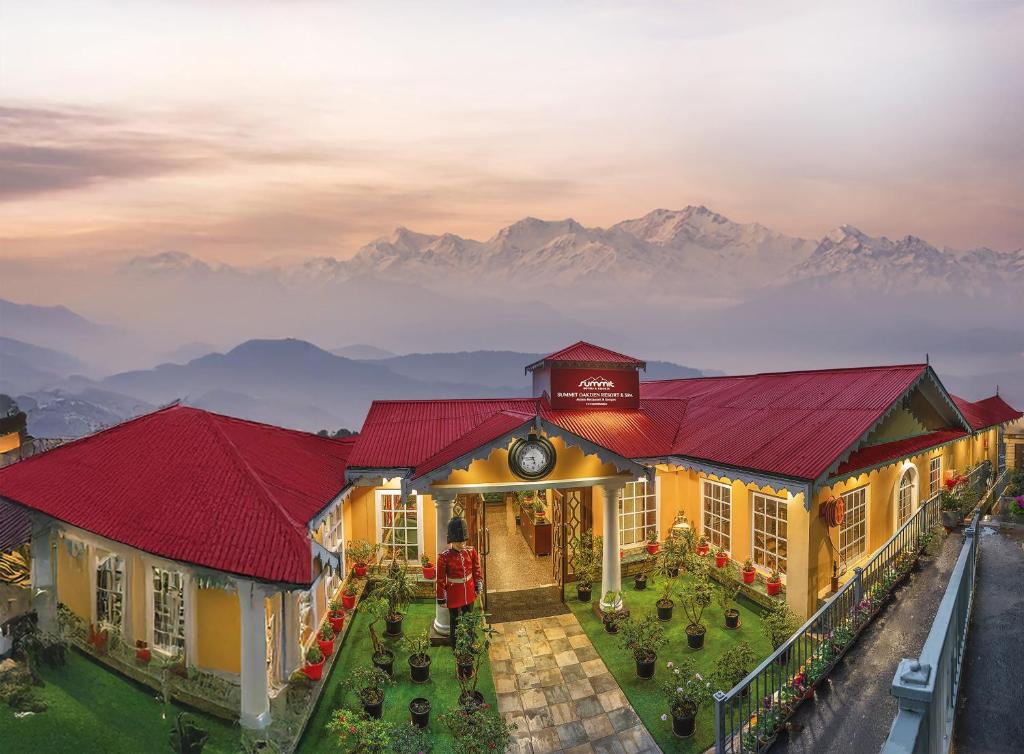 Summit Oakden Resort & Spa