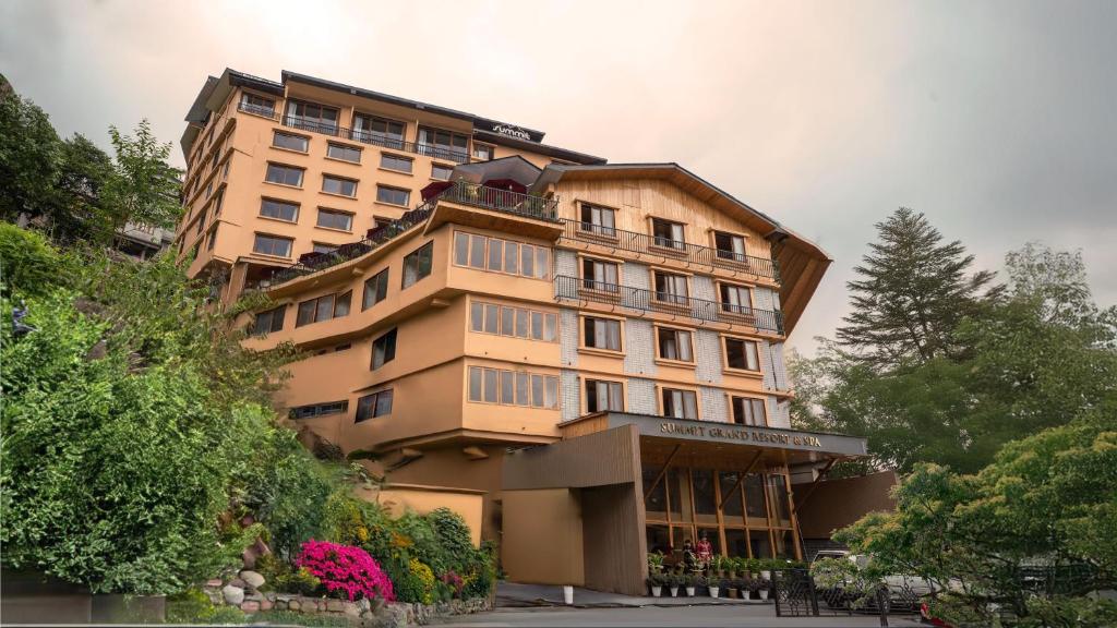 Summit Grand Resort & Spa