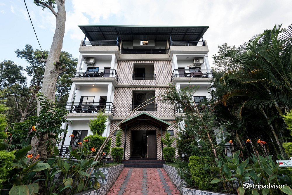 Jungle Camp Backwater Resort Hotel