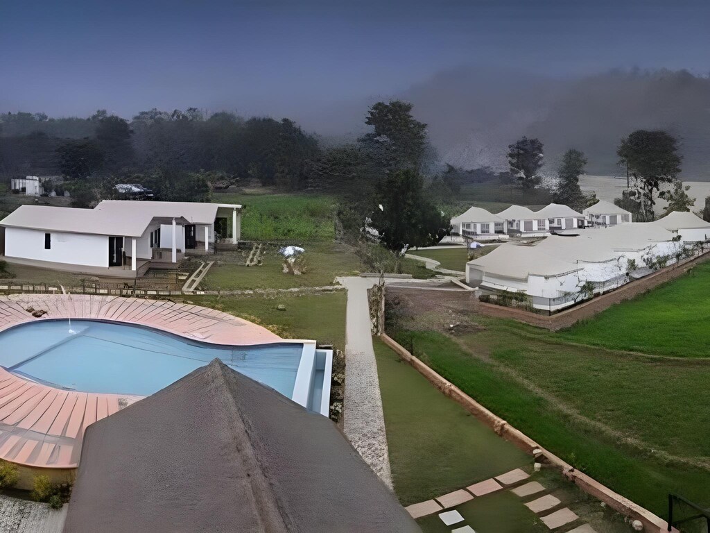 Bento Corbett Woods Resort